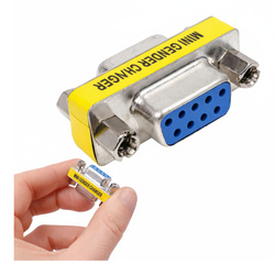 Adapter szeregowy DB9 - female - female - przejściówka