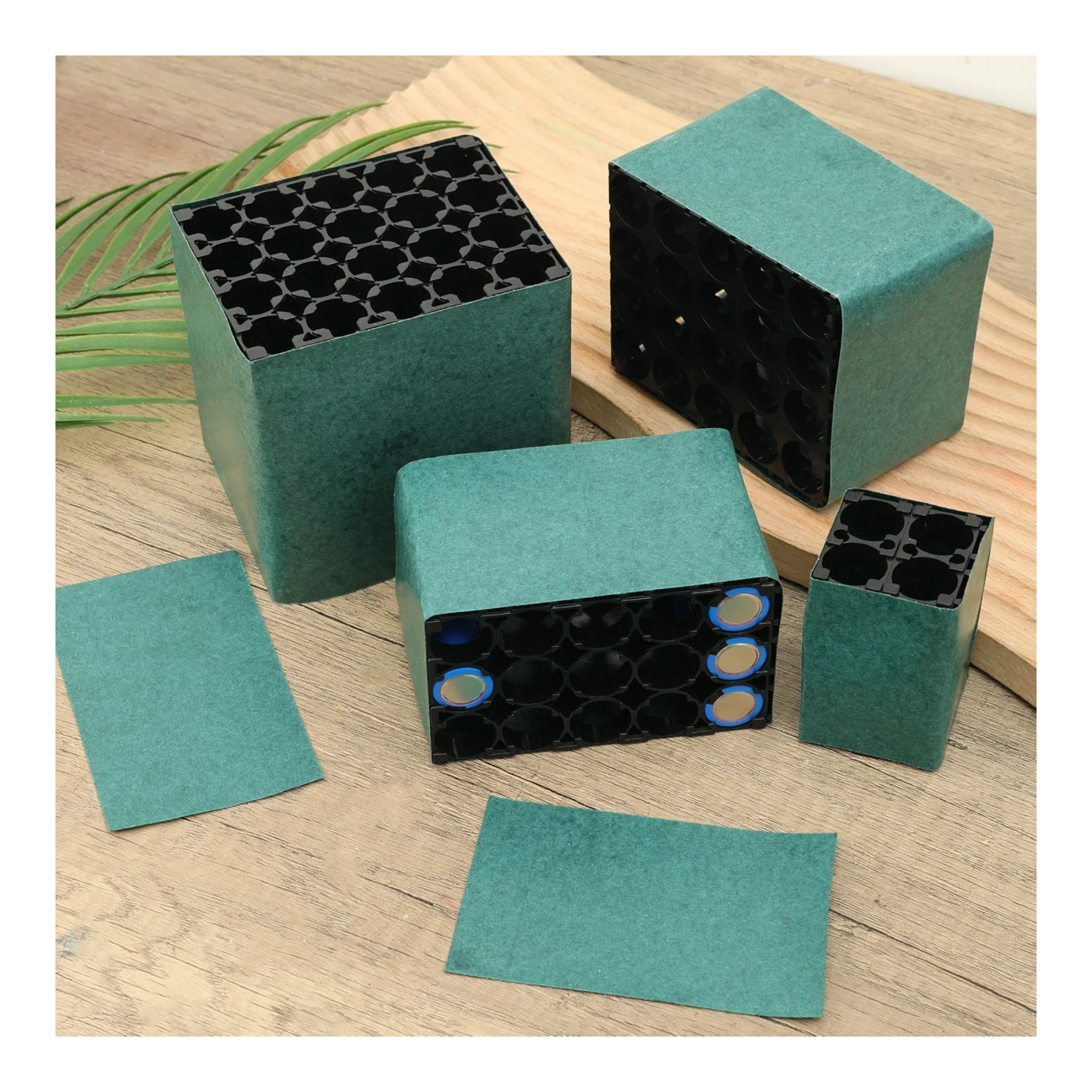 Podkładka izolująca do akumulatorów 10cm, długość 1m