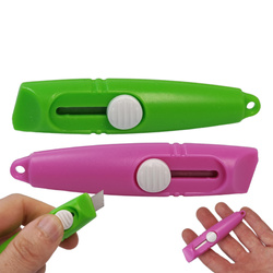 Mini oblong knife with extendable blade - Pocket key fob